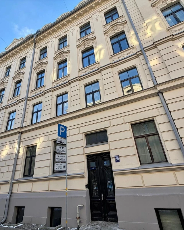 Četru istabu dzīvoklis centrā