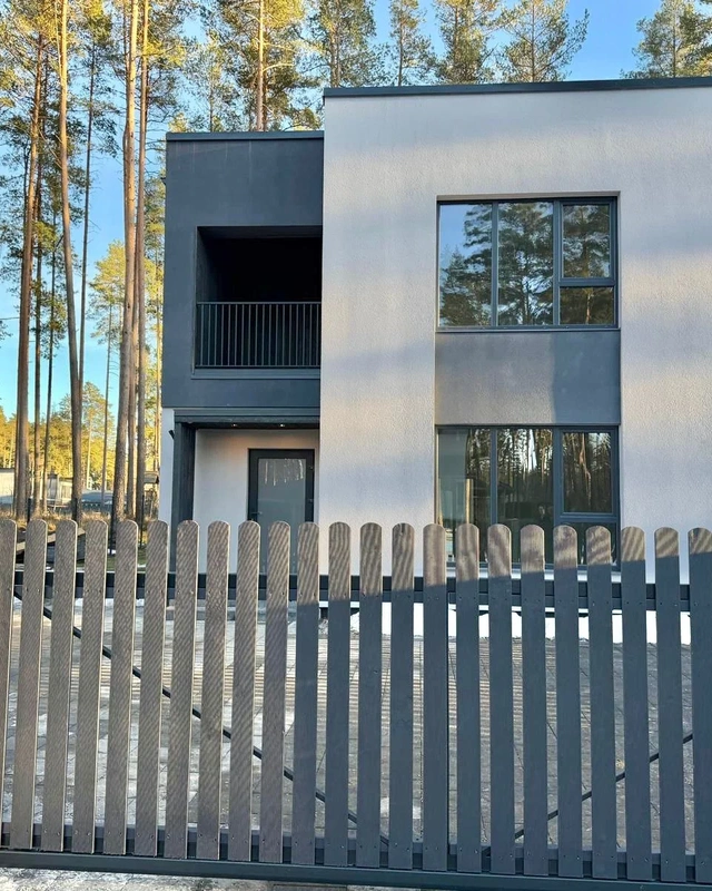 Jauna dvīņu māja Berğos