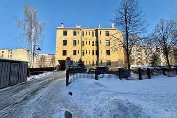 Trīs istabu dzīvoklis Klīversalā